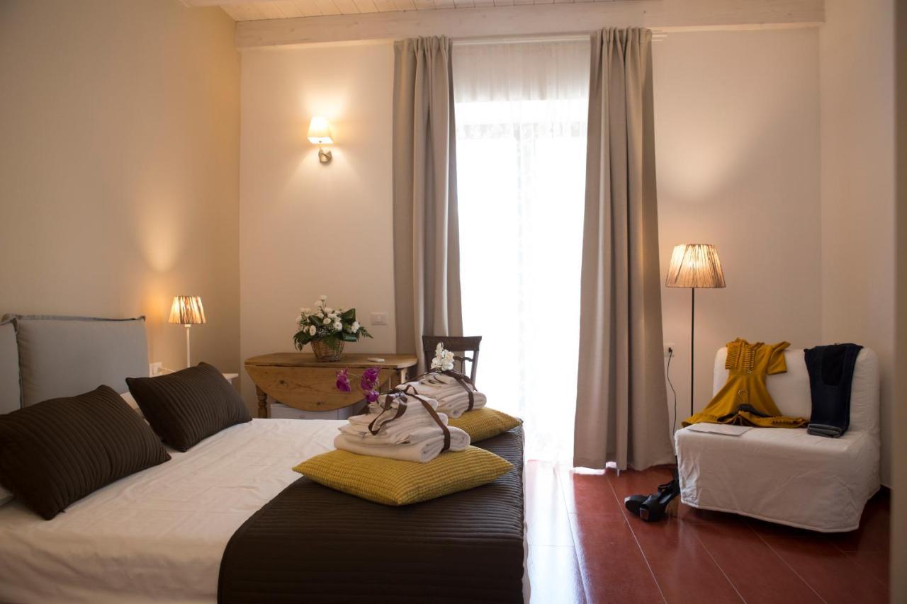Yhomisus Bed and Breakfast Comiso Εξωτερικό φωτογραφία