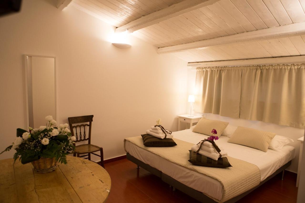 Yhomisus Bed and Breakfast Comiso Εξωτερικό φωτογραφία